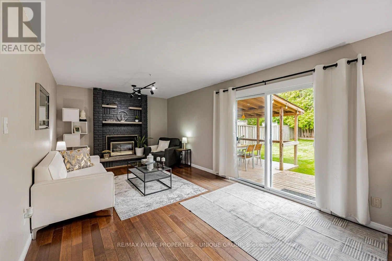 742 GREENBRIAR DRIVE
