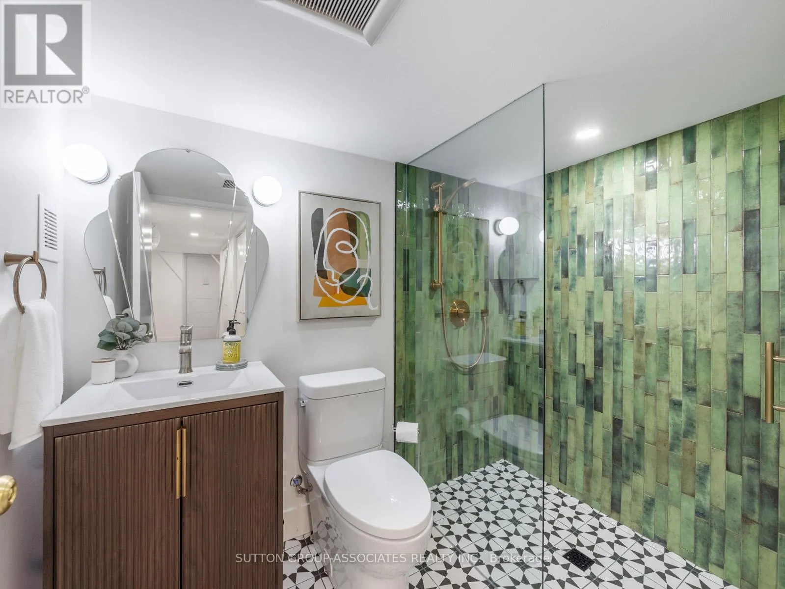 35 ROSEHEATH AVENUE