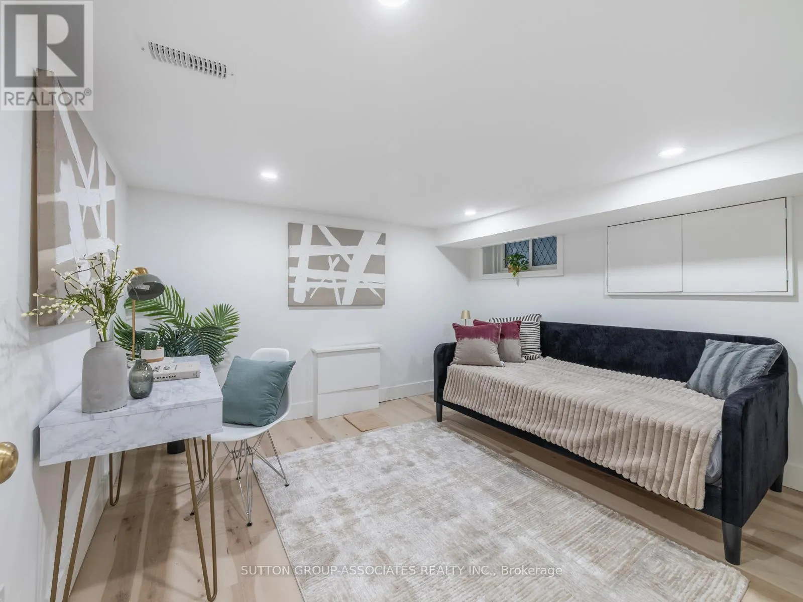 35 ROSEHEATH AVENUE