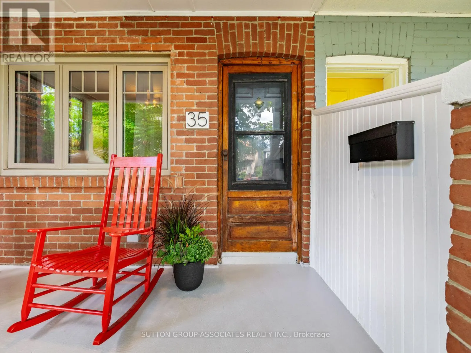 35 ROSEHEATH AVENUE