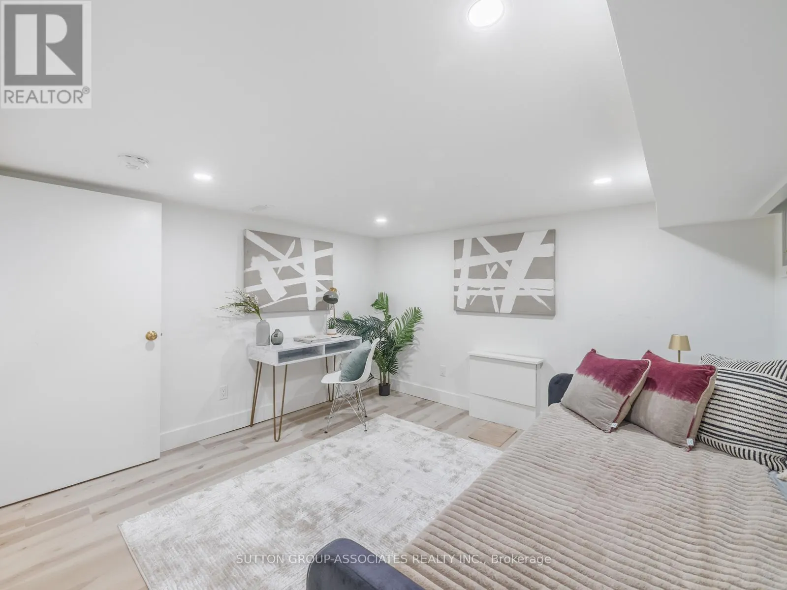 35 ROSEHEATH AVENUE