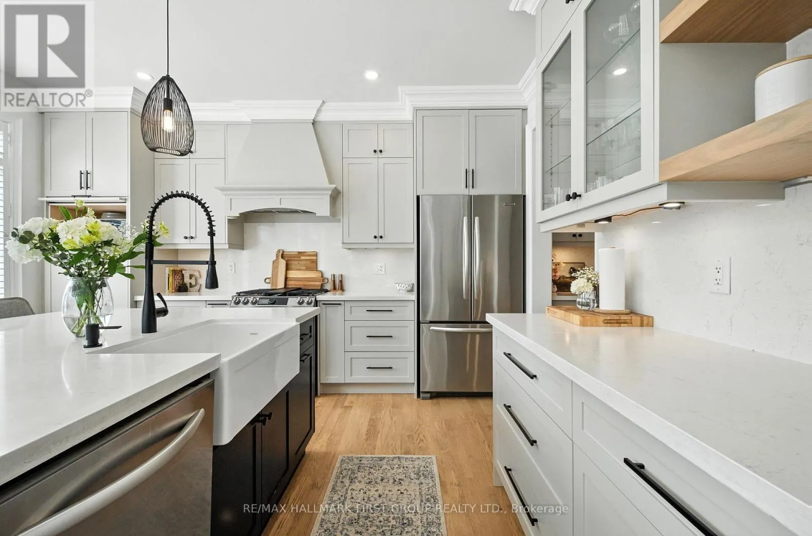 2318 CANTERBURY CRESCENT