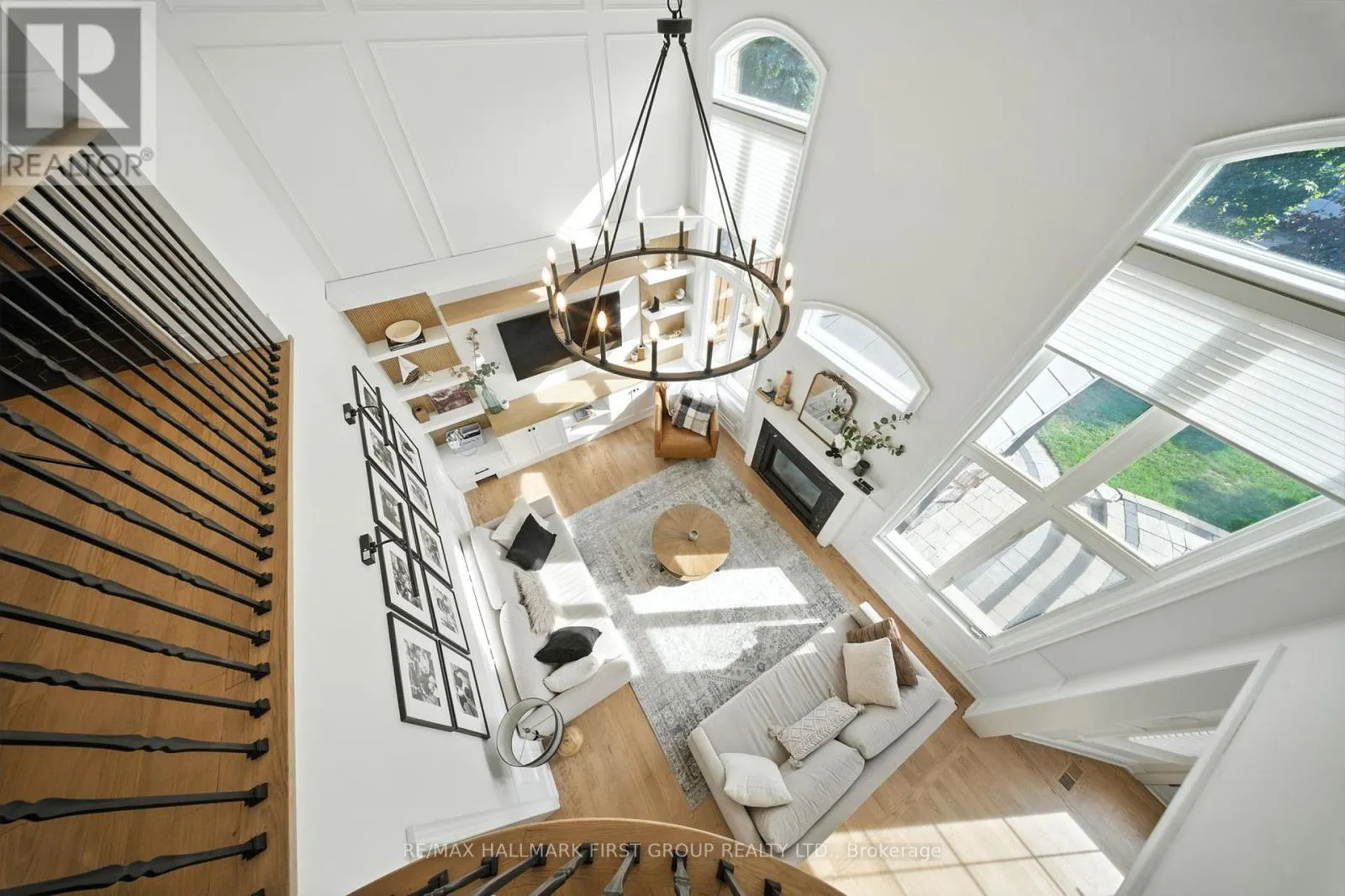 2318 CANTERBURY CRESCENT