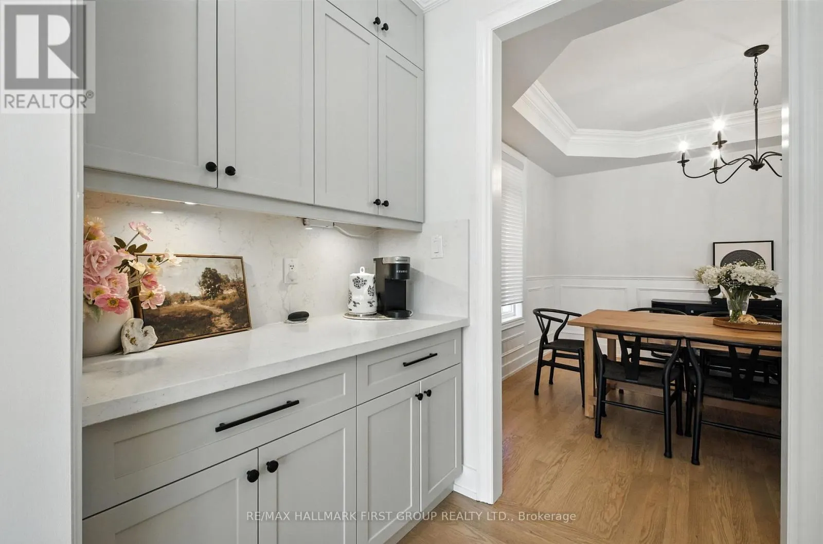 2318 CANTERBURY CRESCENT