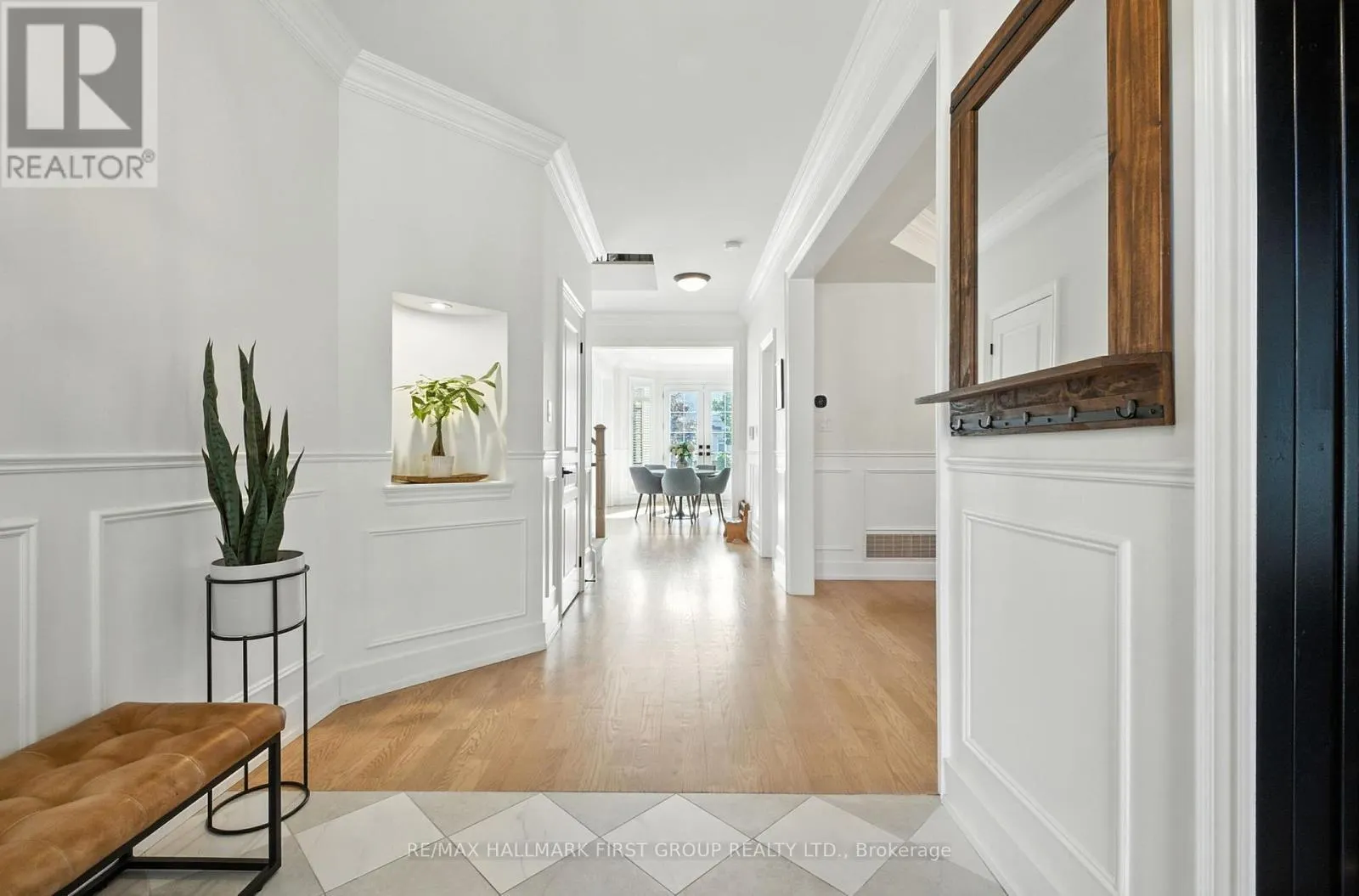 2318 CANTERBURY CRESCENT
