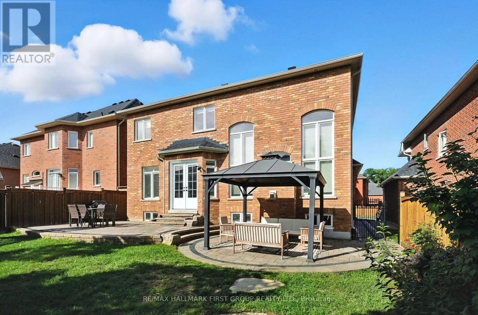 2318 CANTERBURY CRESCENT