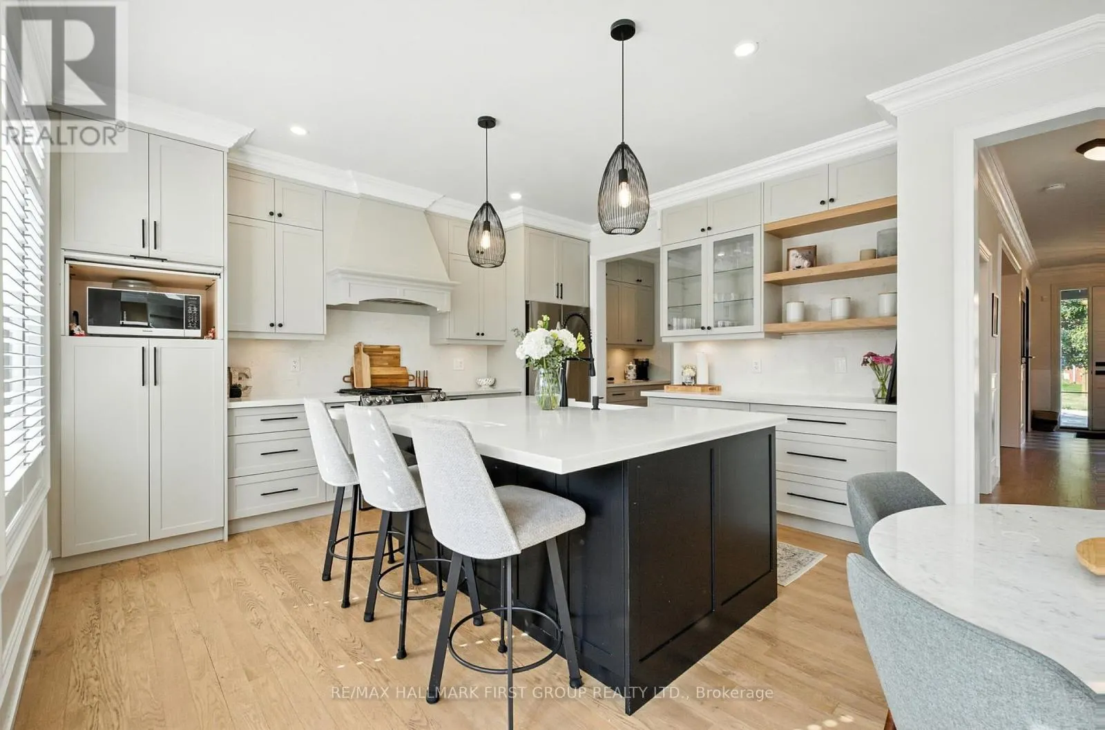2318 CANTERBURY CRESCENT