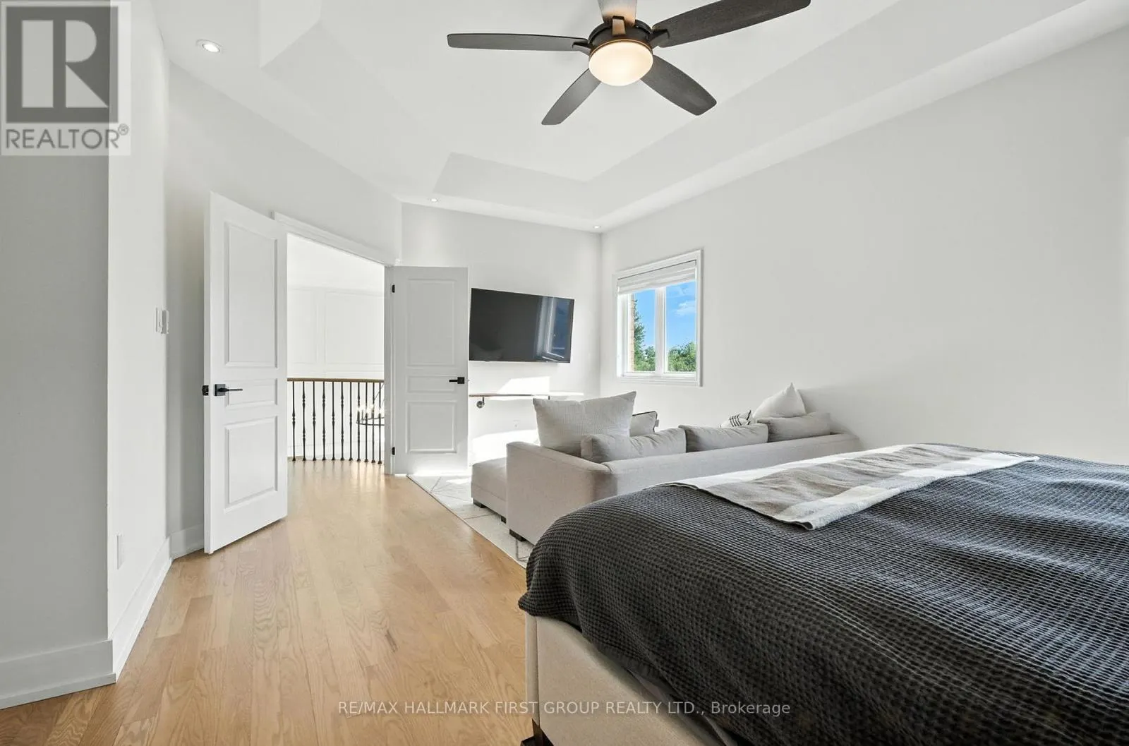 2318 CANTERBURY CRESCENT
