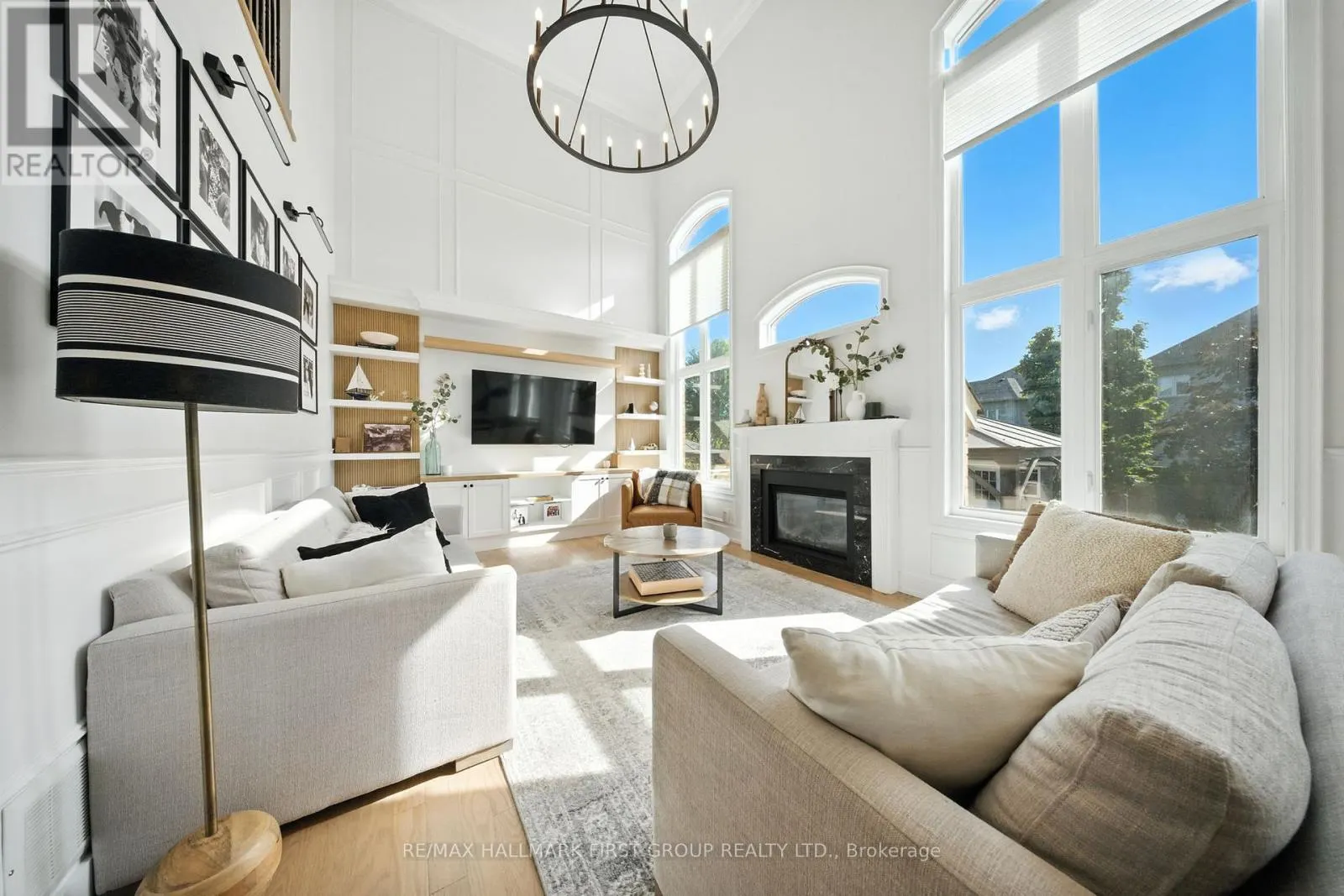2318 CANTERBURY CRESCENT