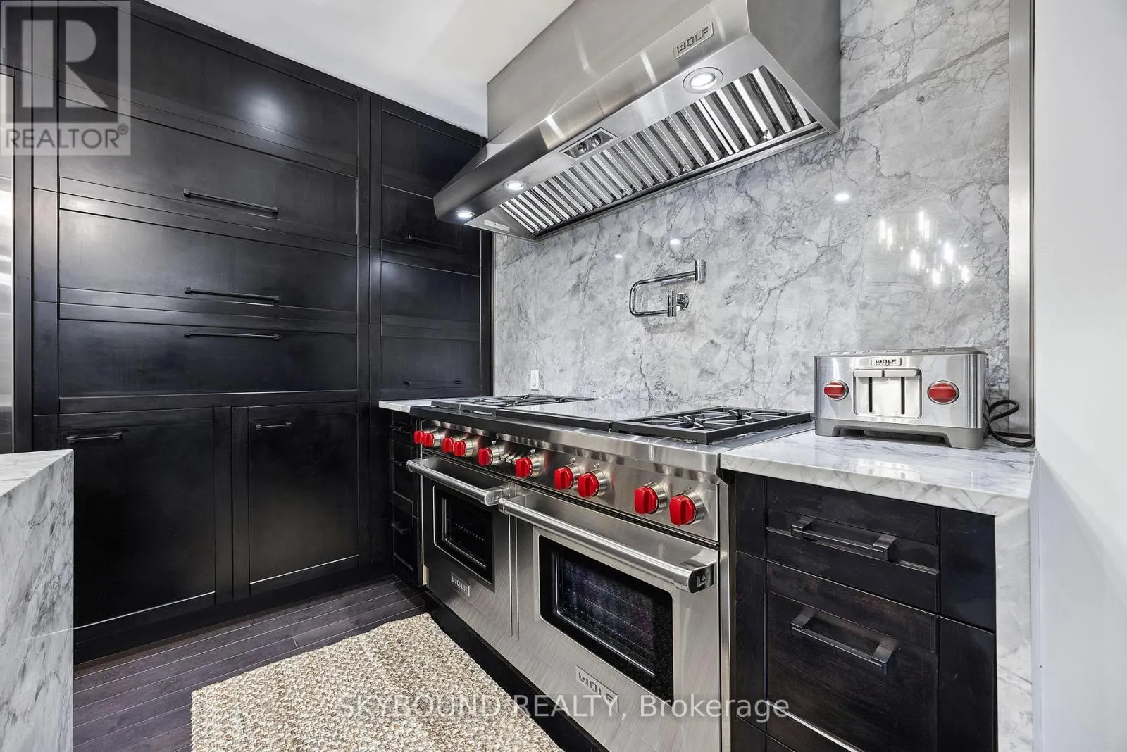 20 FAIRVIEW BOULEVARD
