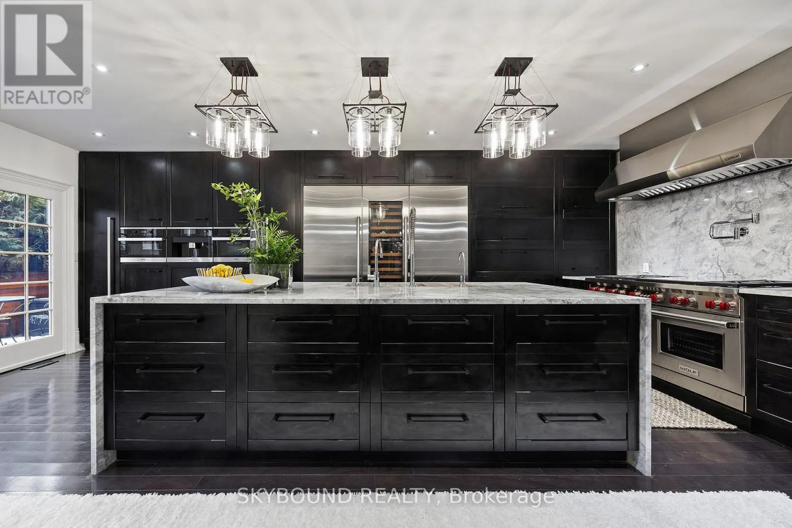 20 FAIRVIEW BOULEVARD