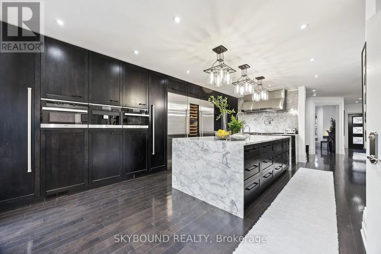 20 FAIRVIEW BOULEVARD