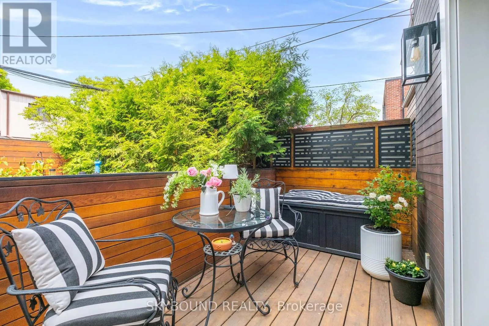 20 FAIRVIEW BOULEVARD