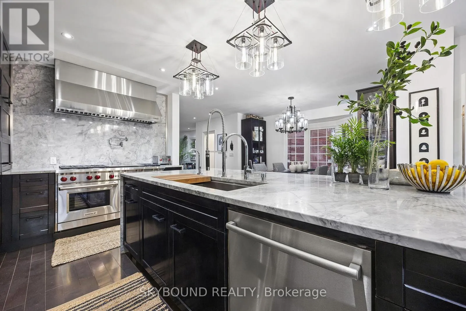 20 FAIRVIEW BOULEVARD