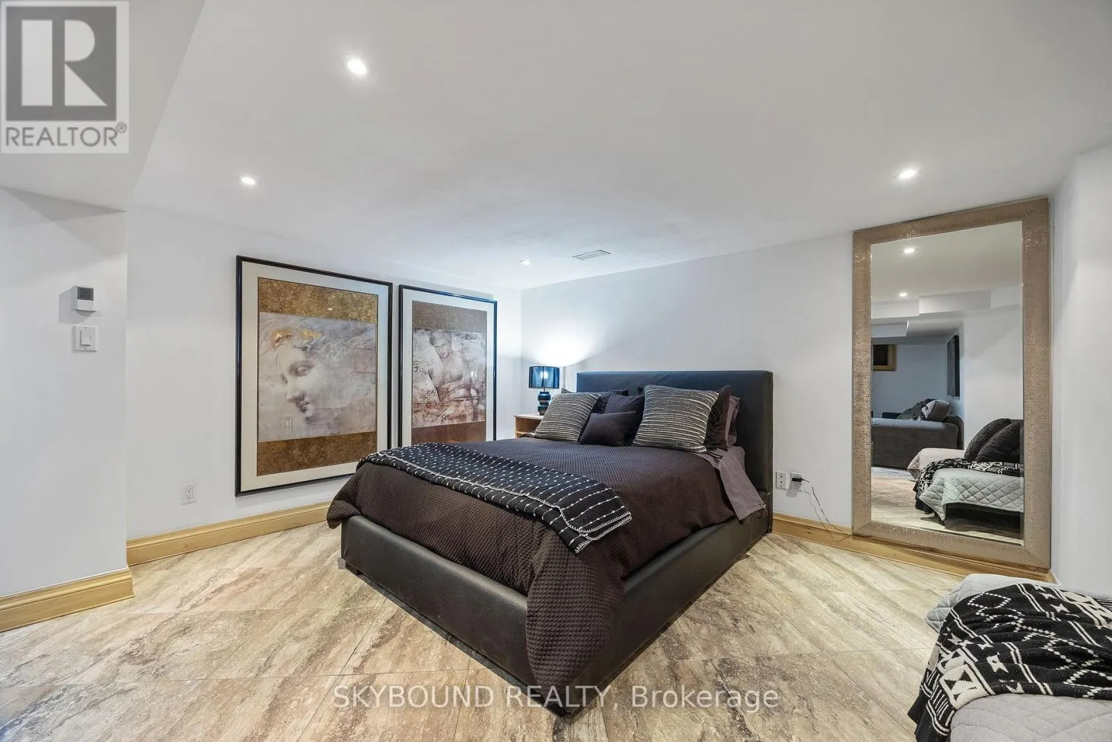 20 FAIRVIEW BOULEVARD