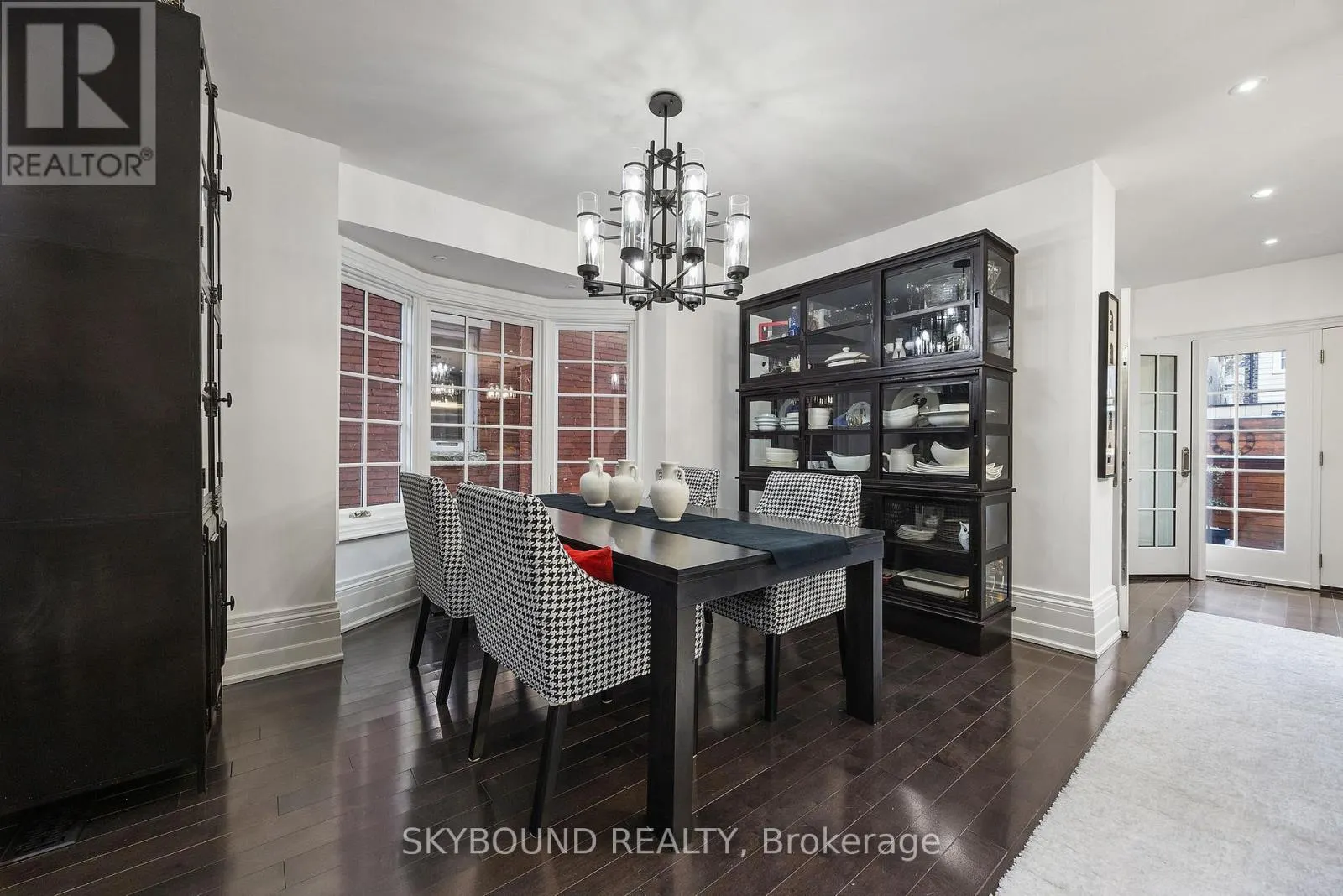 20 FAIRVIEW BOULEVARD