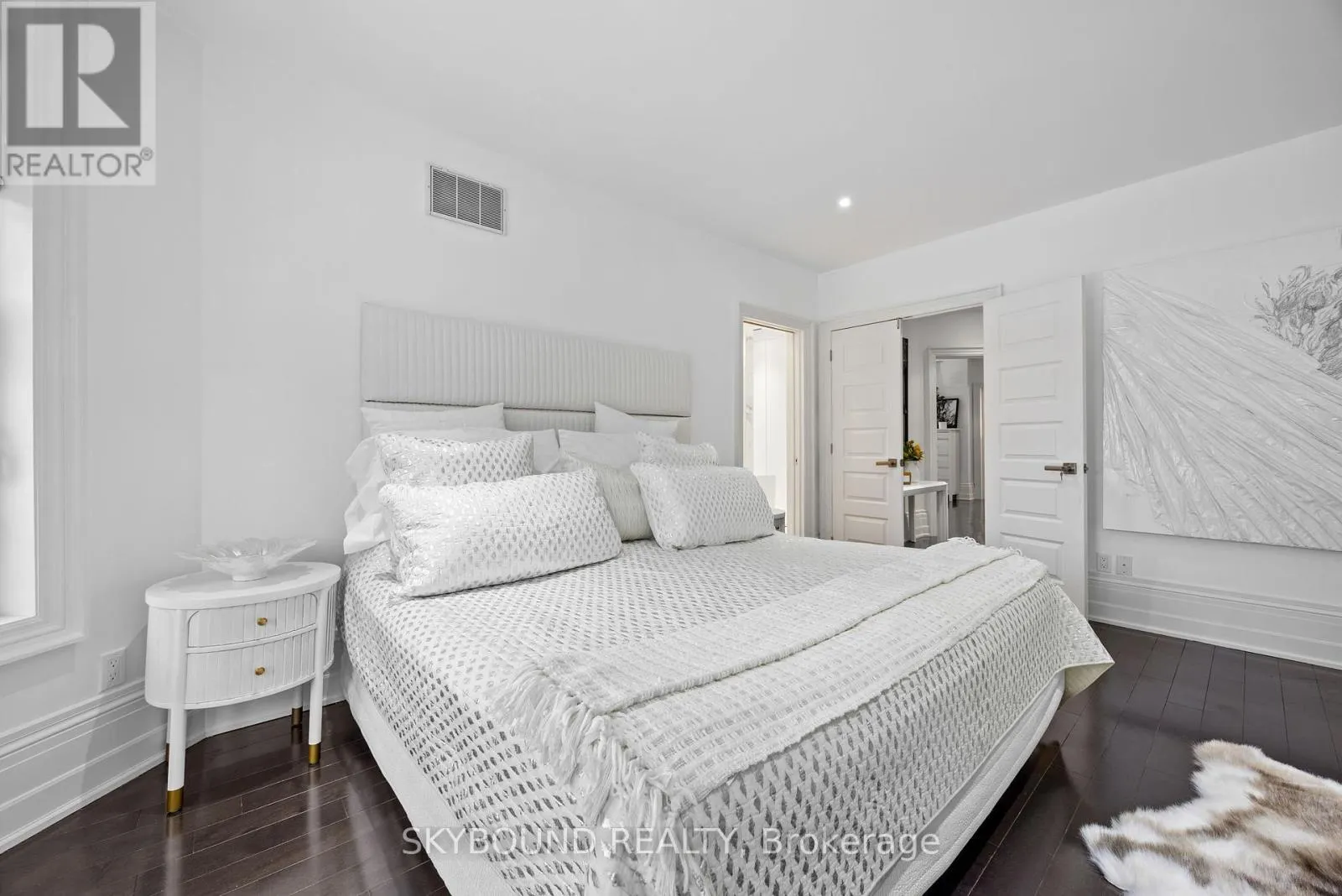 20 FAIRVIEW BOULEVARD