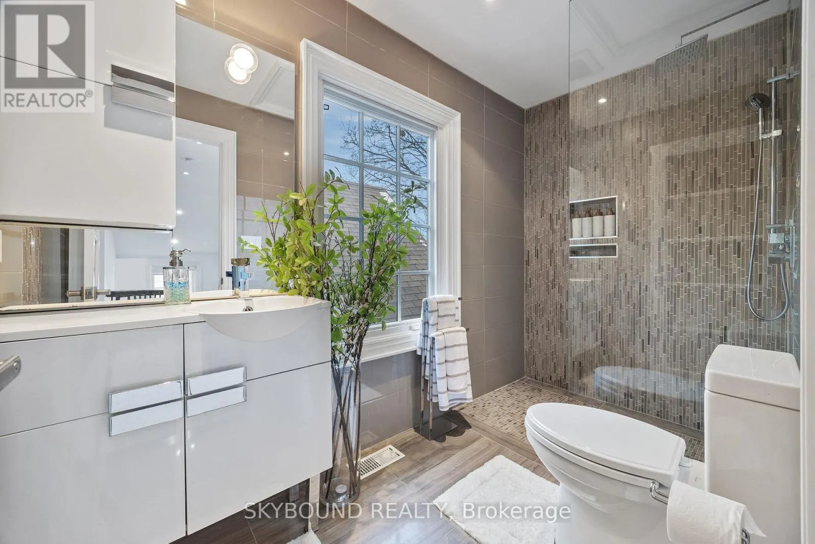 20 FAIRVIEW BOULEVARD