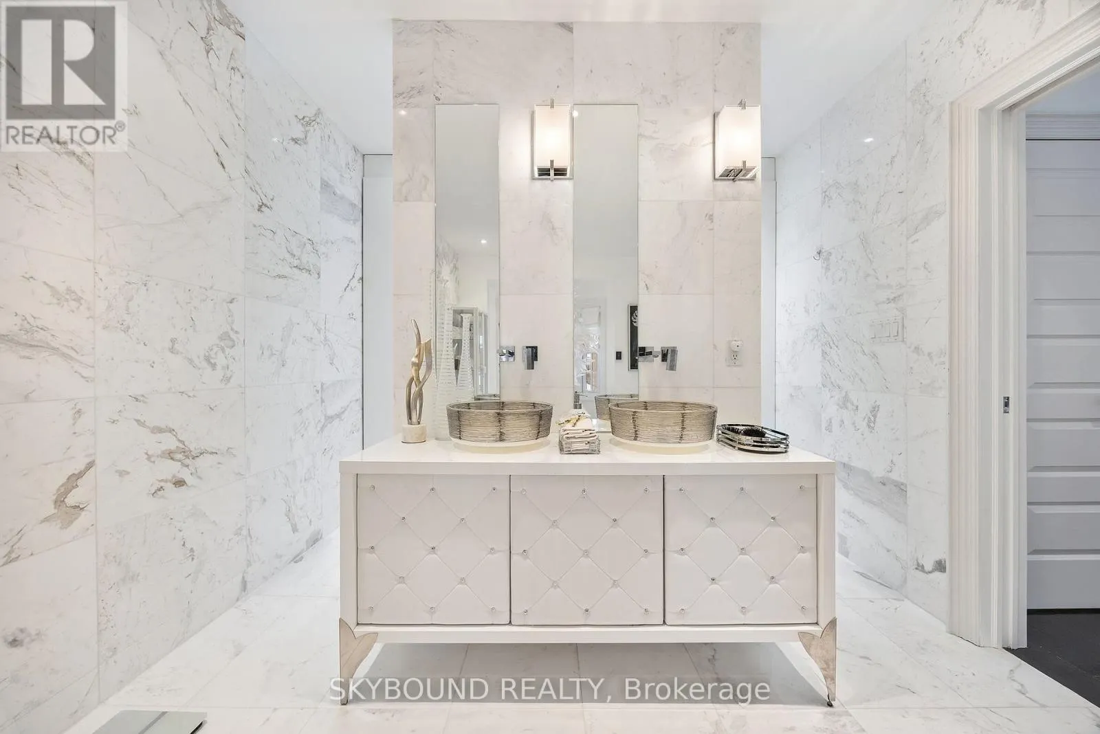 20 FAIRVIEW BOULEVARD