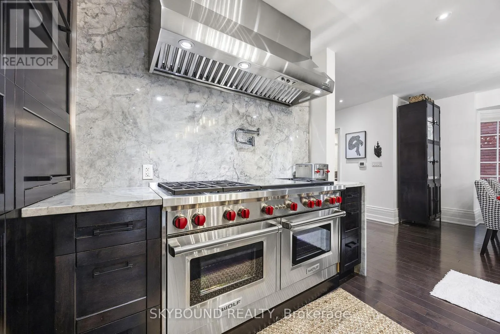20 FAIRVIEW BOULEVARD