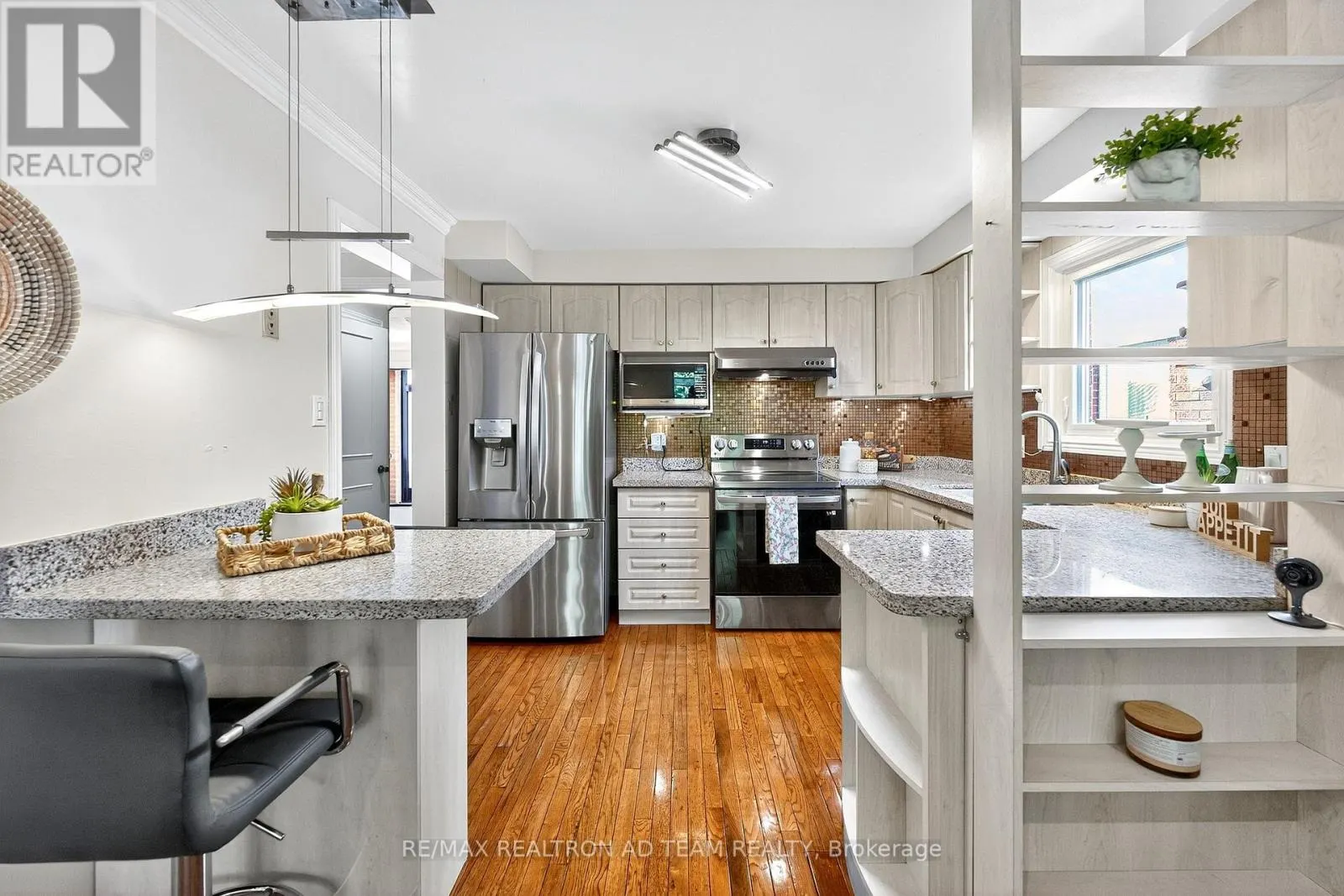1303 REDWOOD LANE