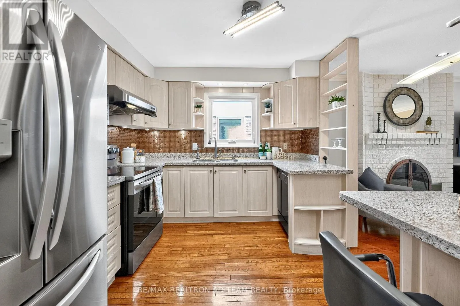 1303 REDWOOD LANE