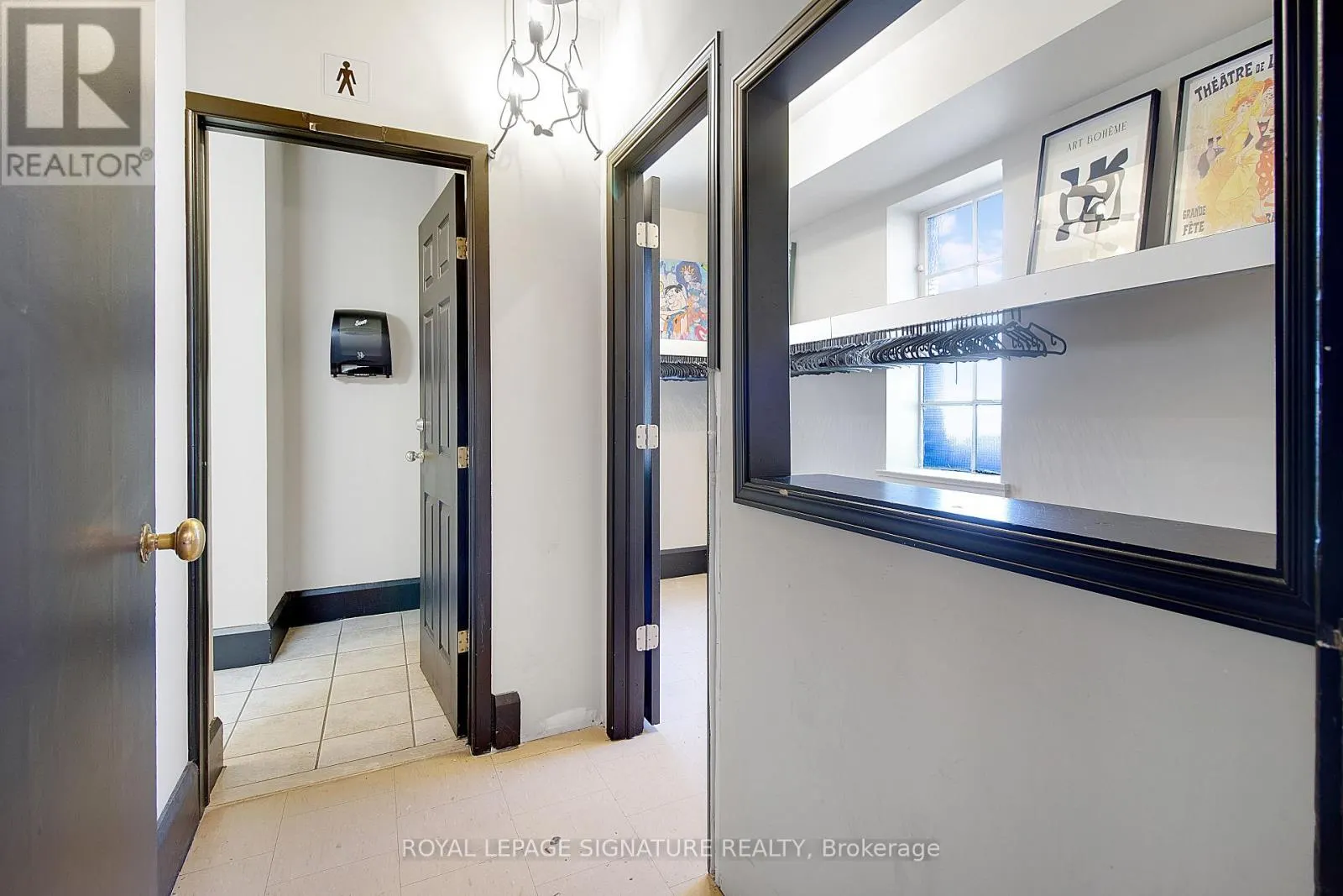 15 CHISHOLM AVENUE