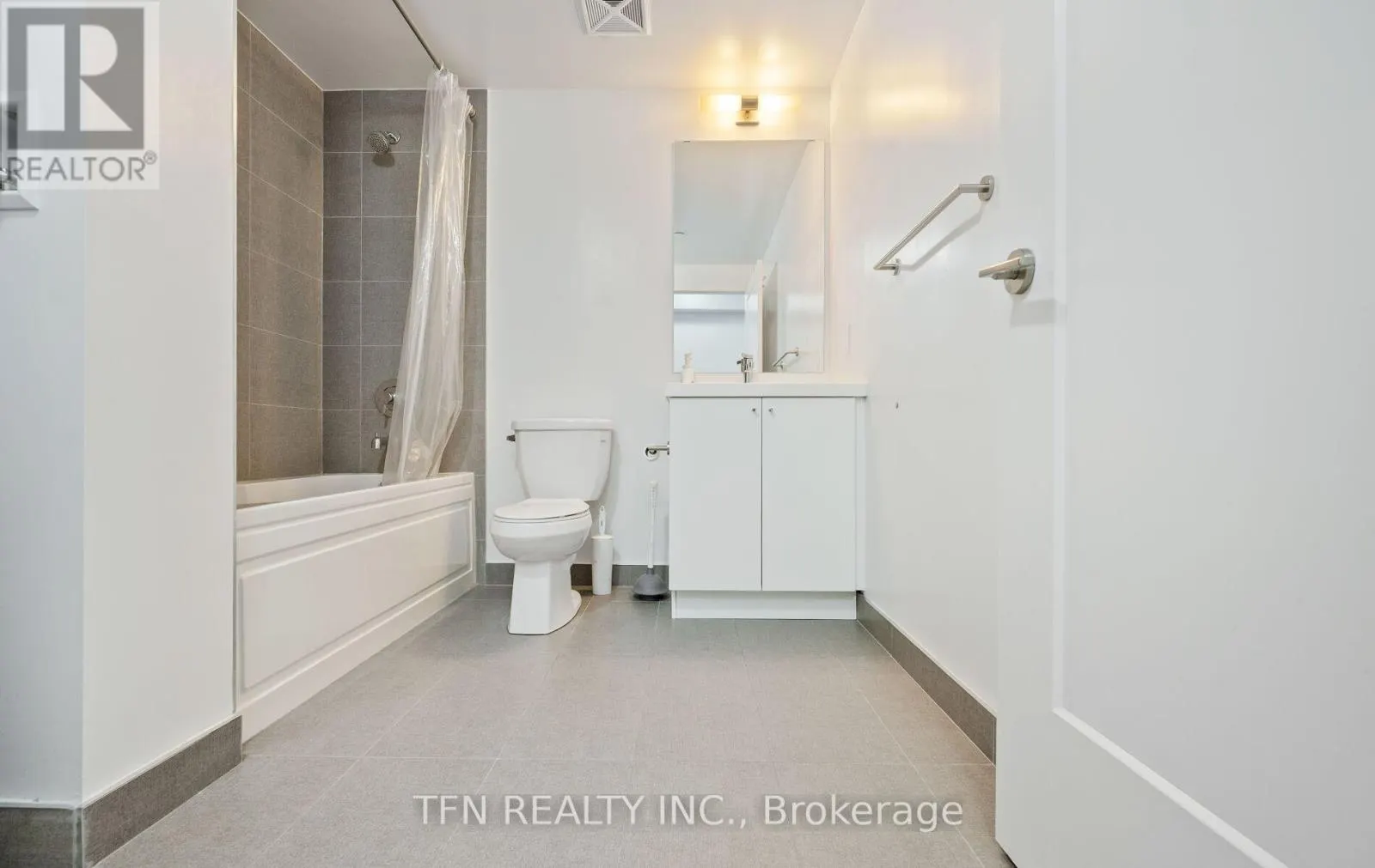 219 - 2550 SIMCOE STREET N