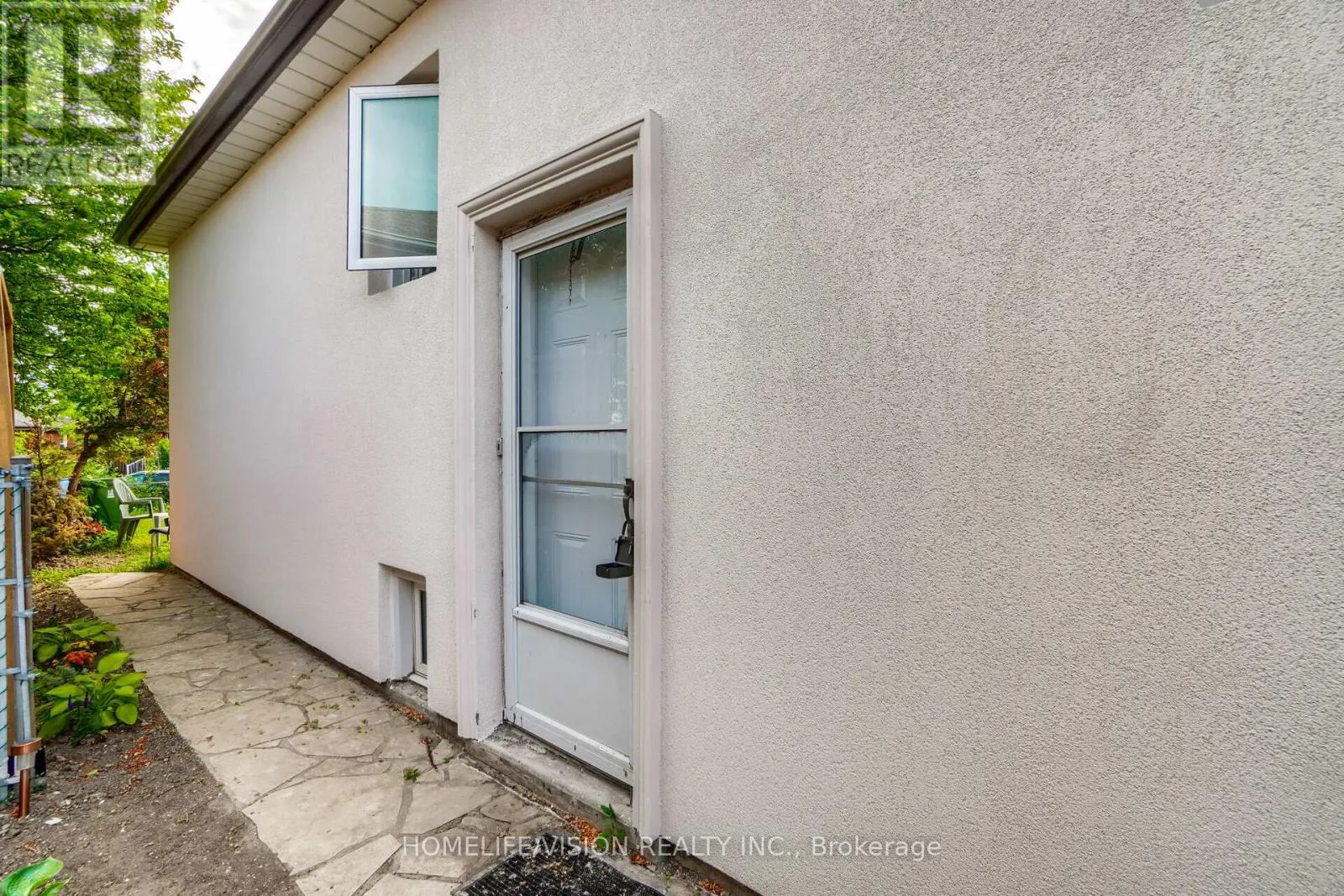 44 ARMITAGE DRIVE