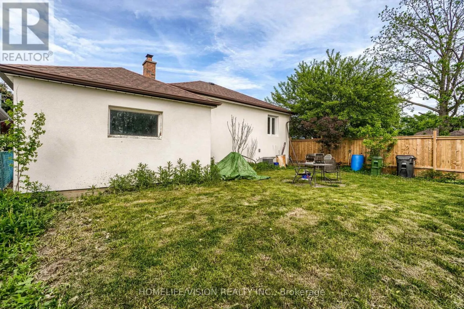 44 ARMITAGE DRIVE