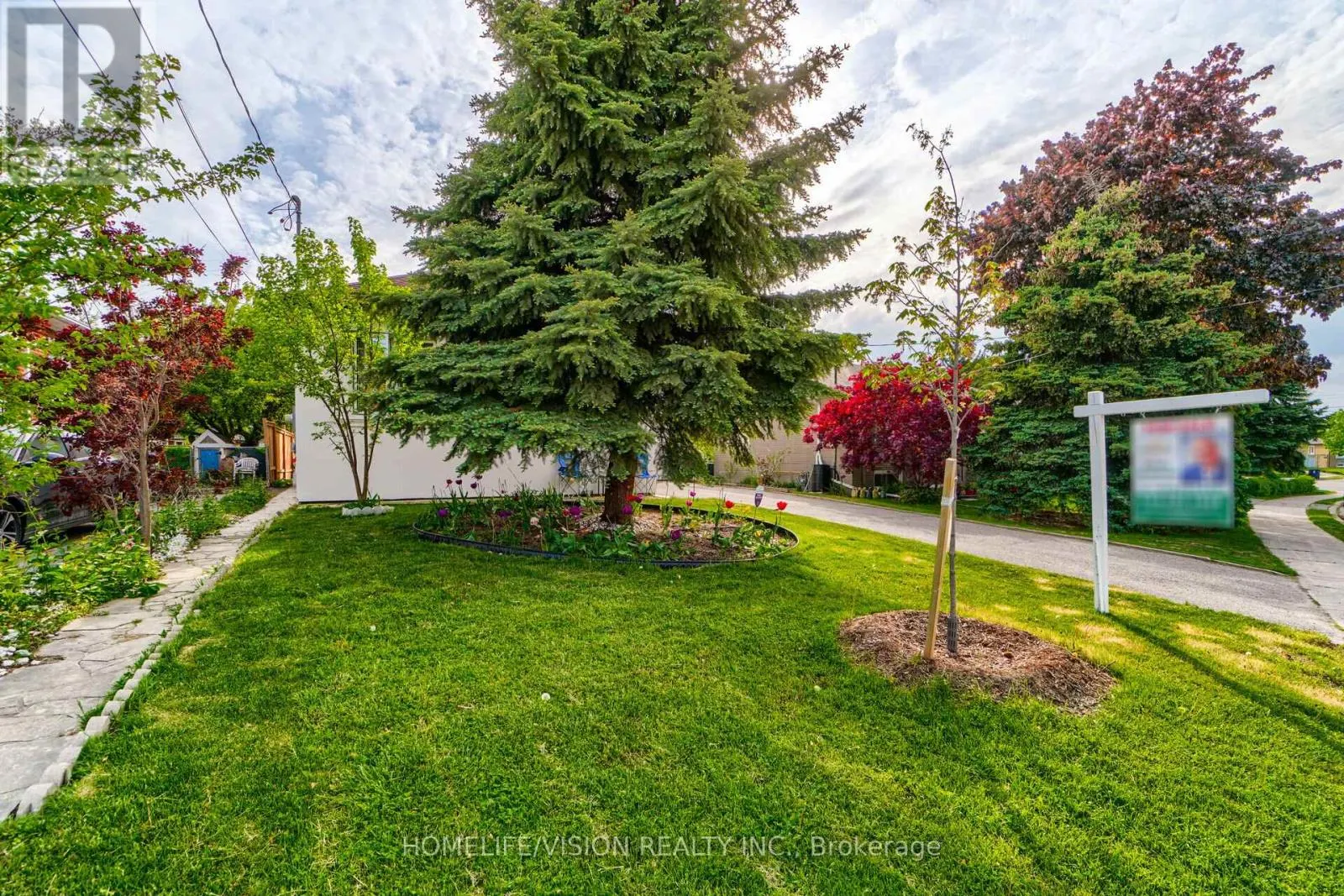 44 ARMITAGE DRIVE