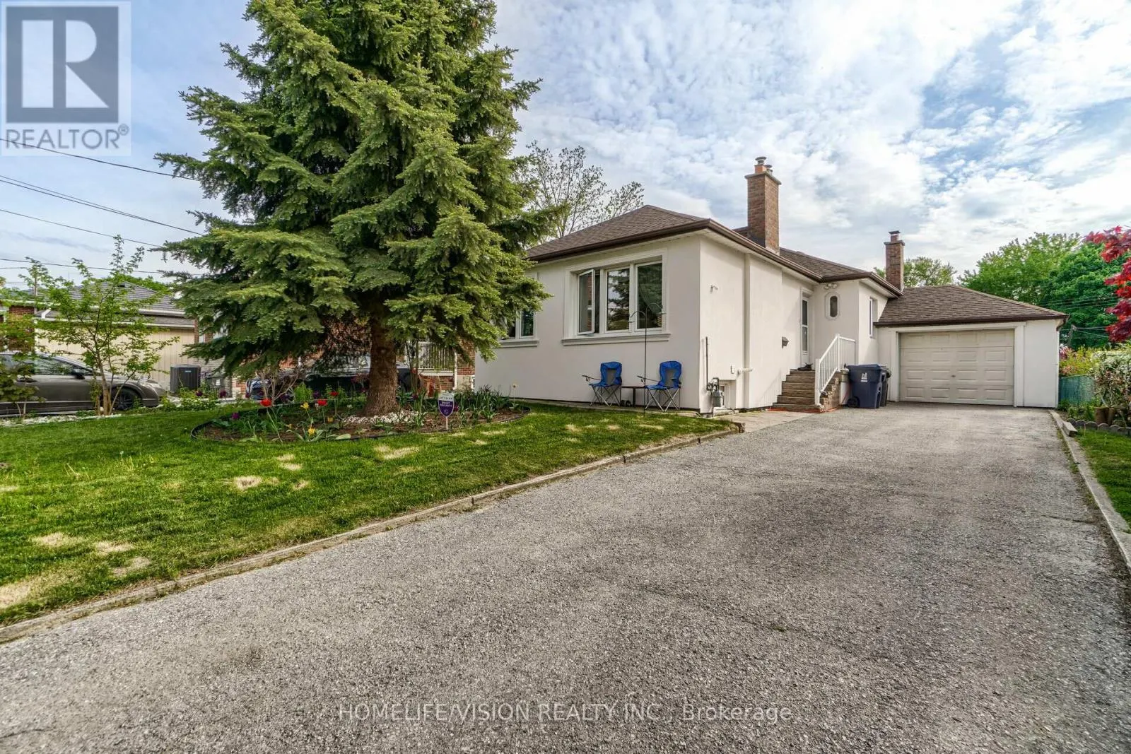 44 ARMITAGE DRIVE