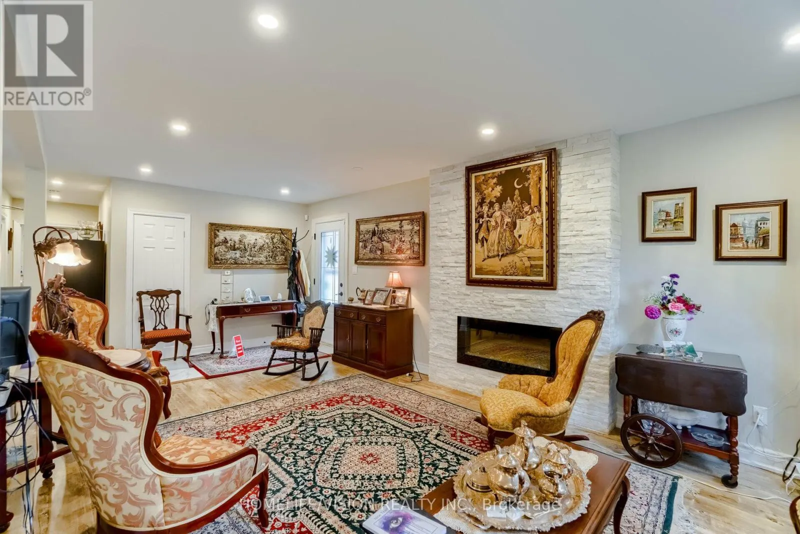 44 ARMITAGE DRIVE