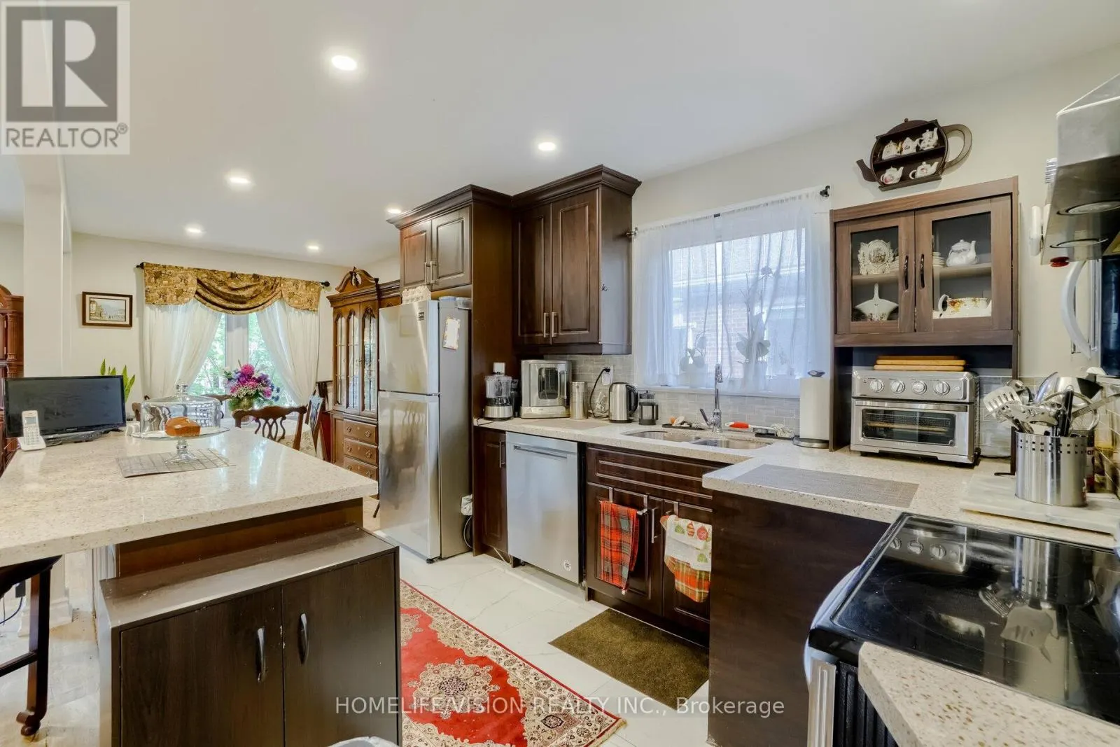 44 ARMITAGE DRIVE