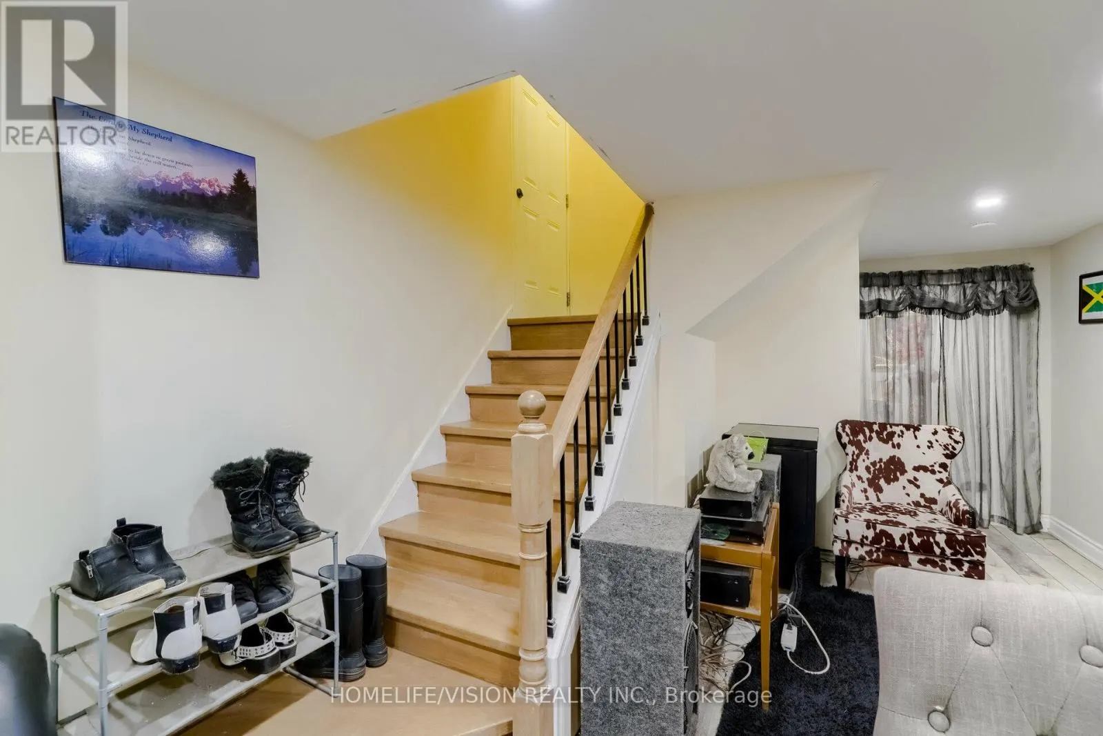 44 ARMITAGE DRIVE