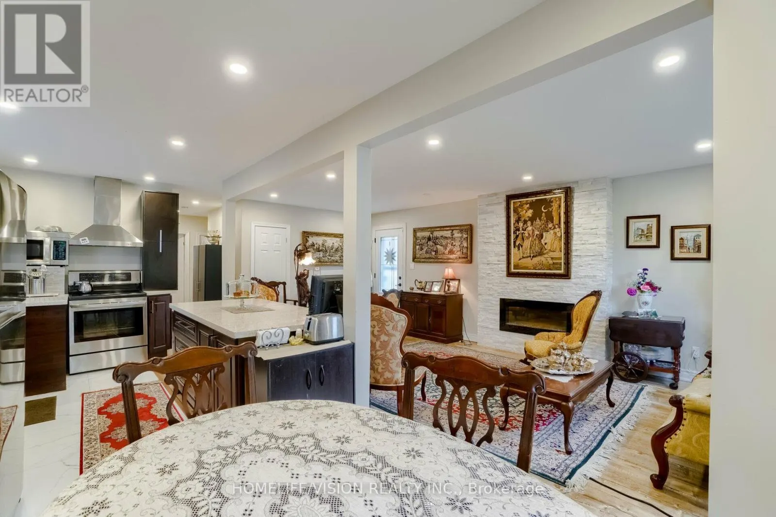 44 ARMITAGE DRIVE