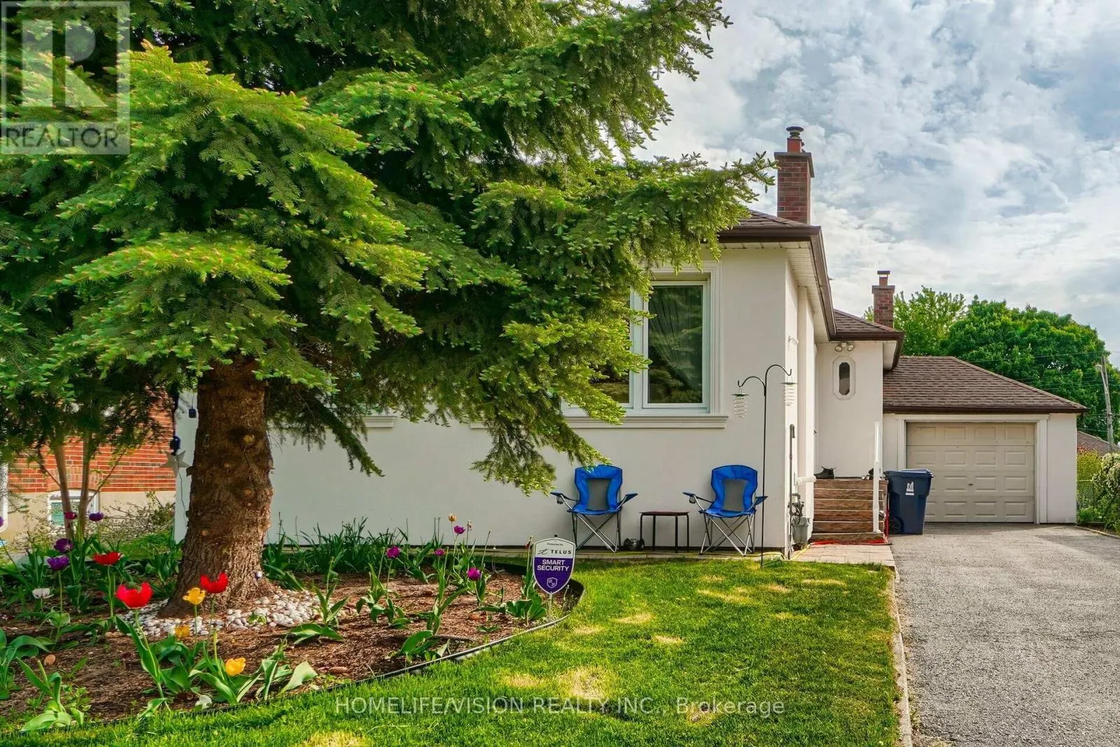 44 ARMITAGE DRIVE