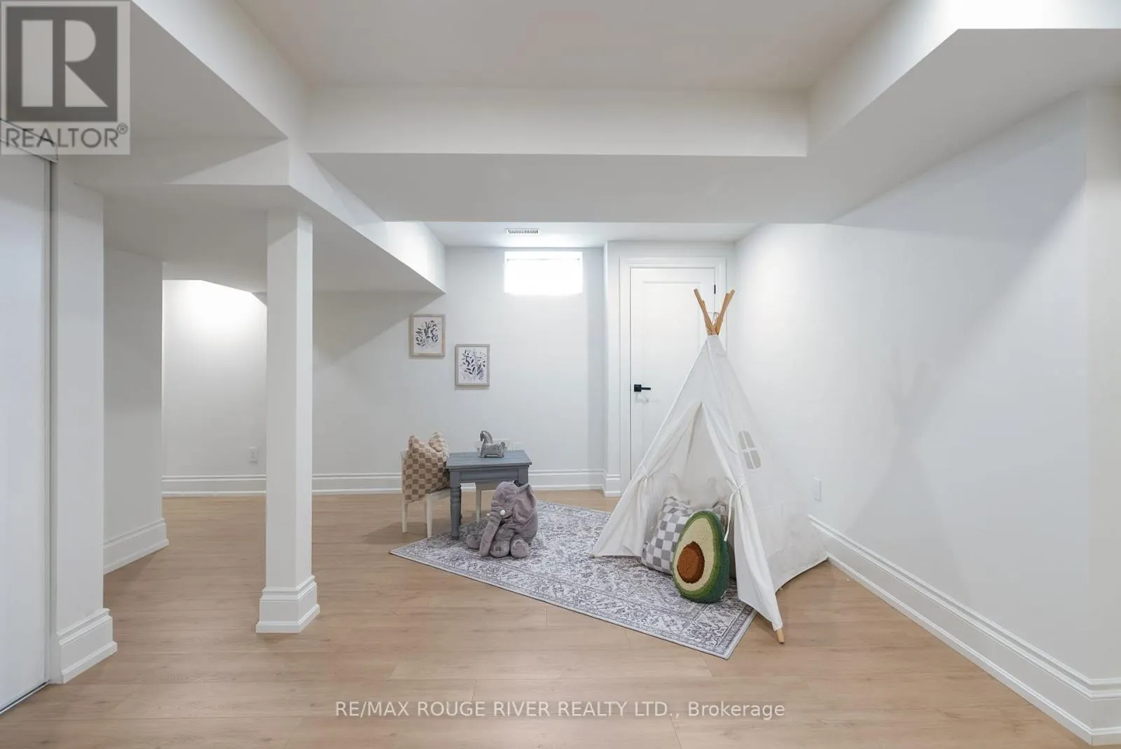 10 SAWYER AVENUE
