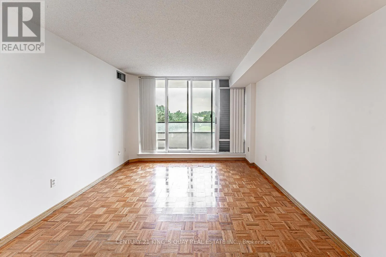 401 - 350 ALTON TOWERS CIRCLE
