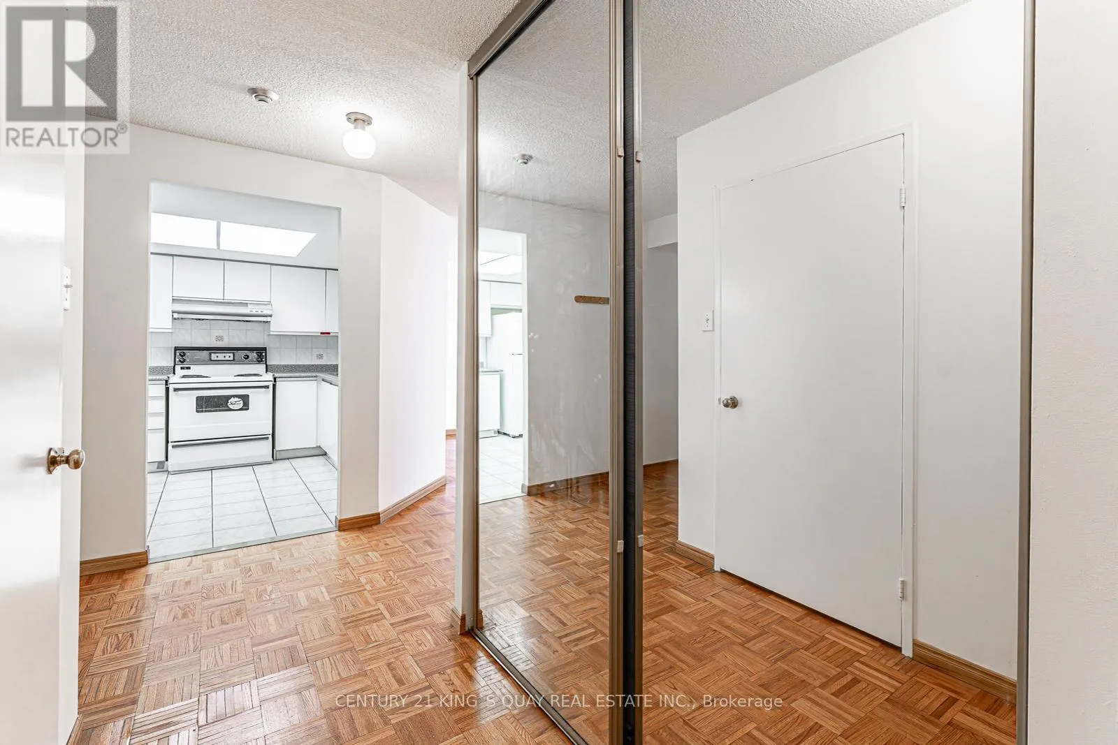 401 - 350 ALTON TOWERS CIRCLE
