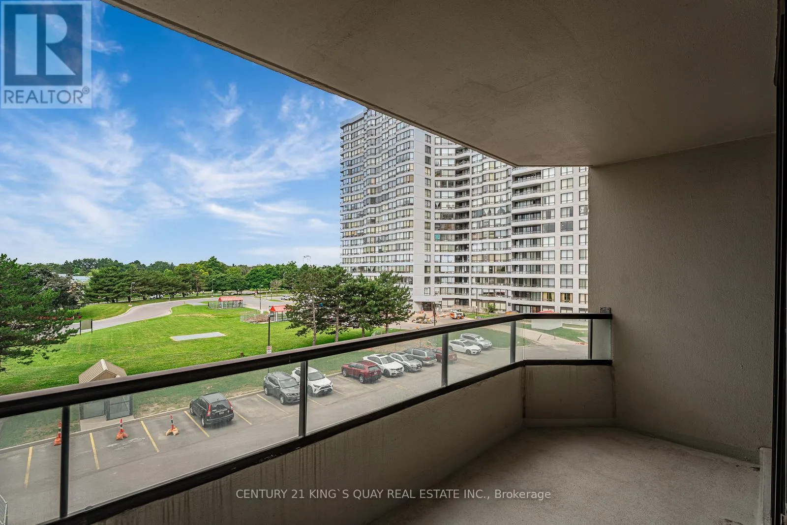 401 - 350 ALTON TOWERS CIRCLE