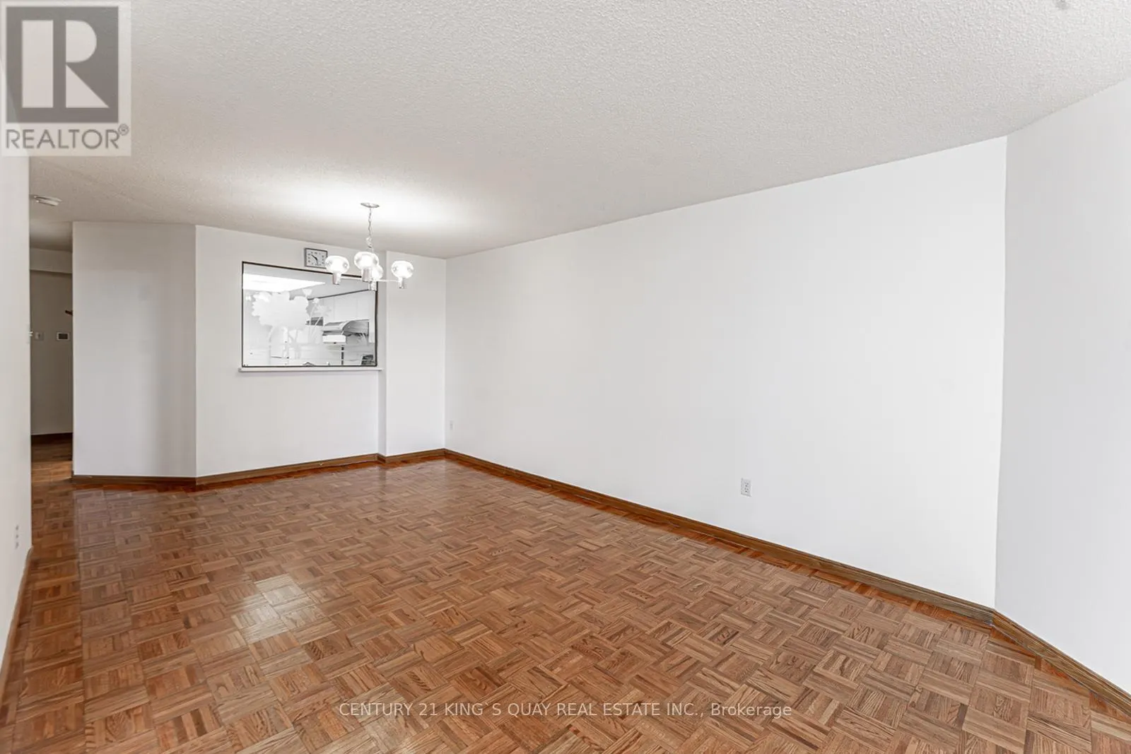 401 - 350 ALTON TOWERS CIRCLE