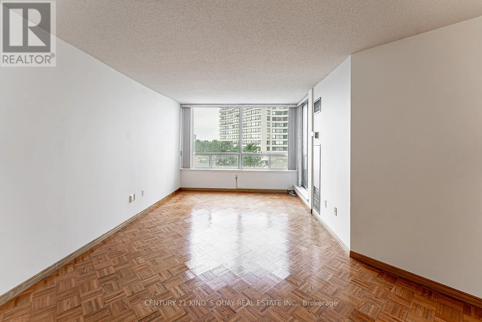 401 - 350 ALTON TOWERS CIRCLE