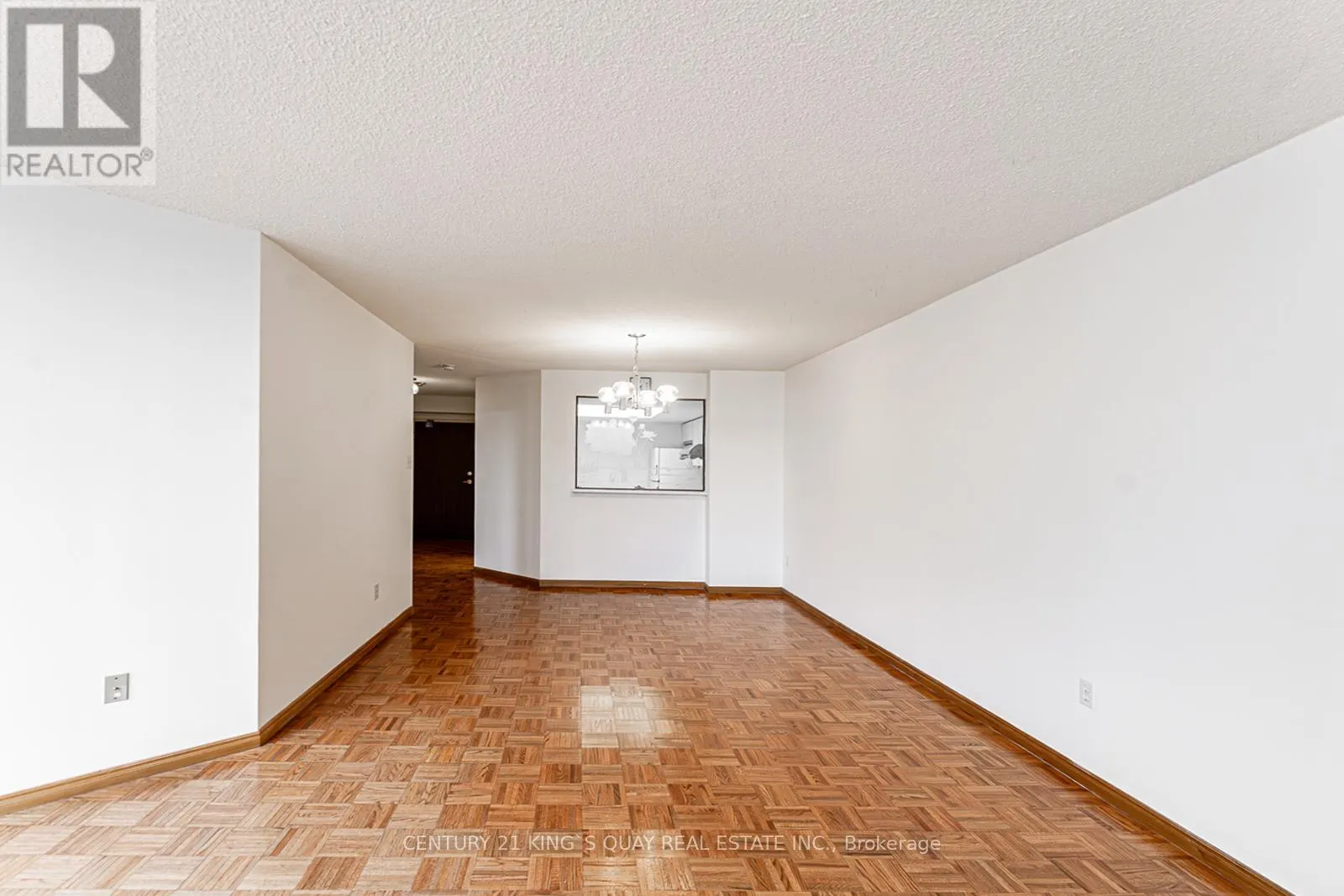 401 - 350 ALTON TOWERS CIRCLE