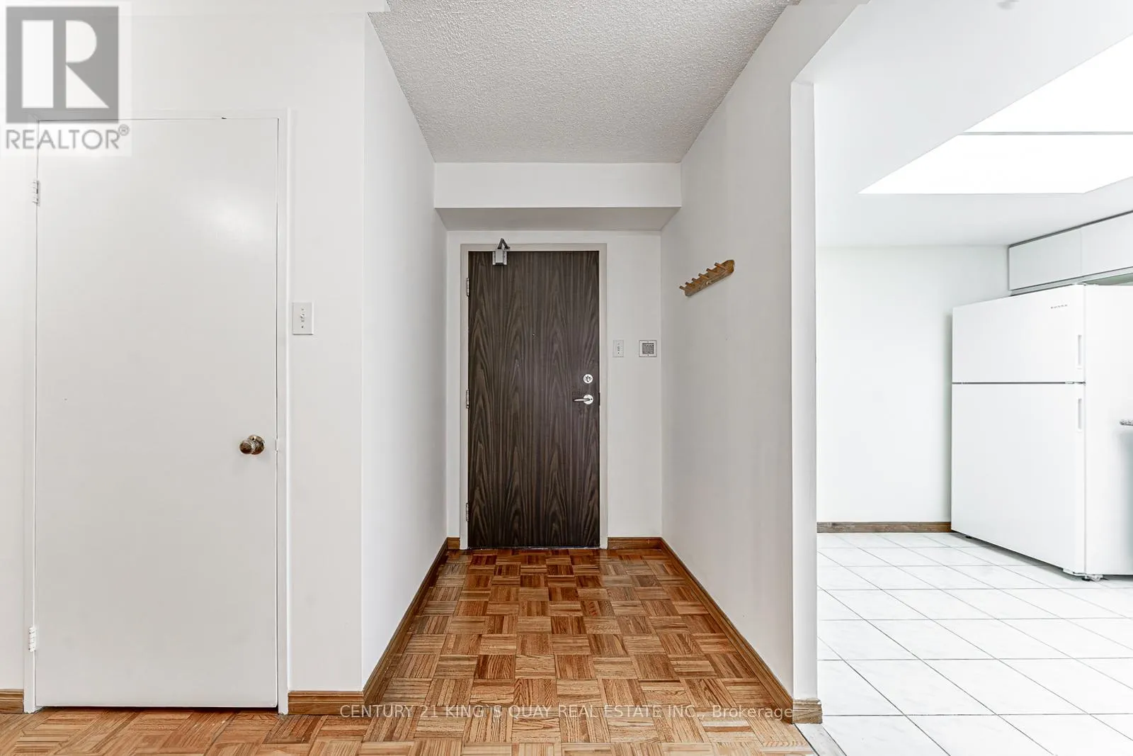 401 - 350 ALTON TOWERS CIRCLE