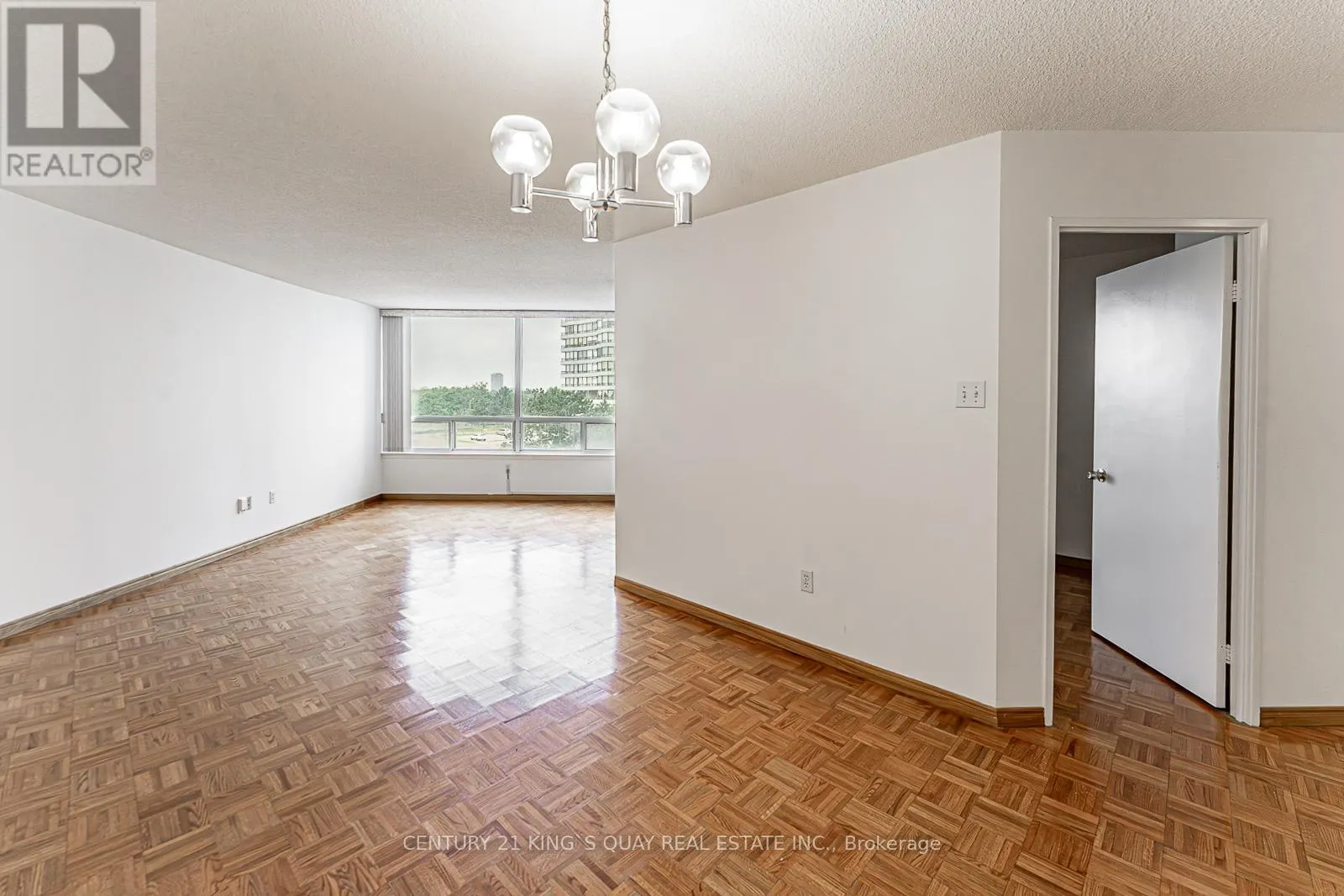 401 - 350 ALTON TOWERS CIRCLE