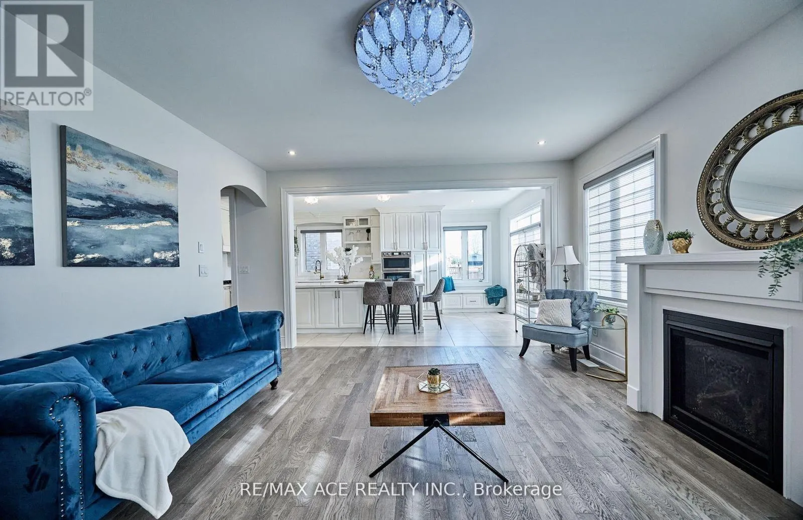 1912 CASTLEPOINT DRIVE