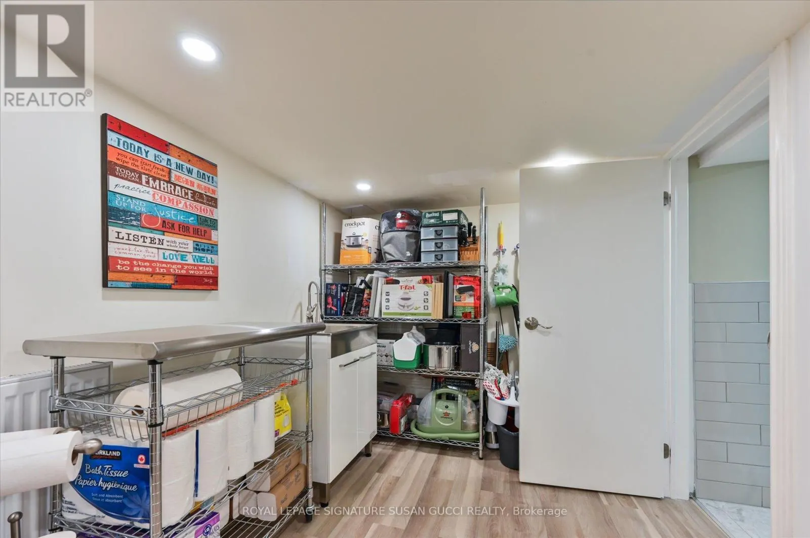 156 LINSMORE CRESCENT