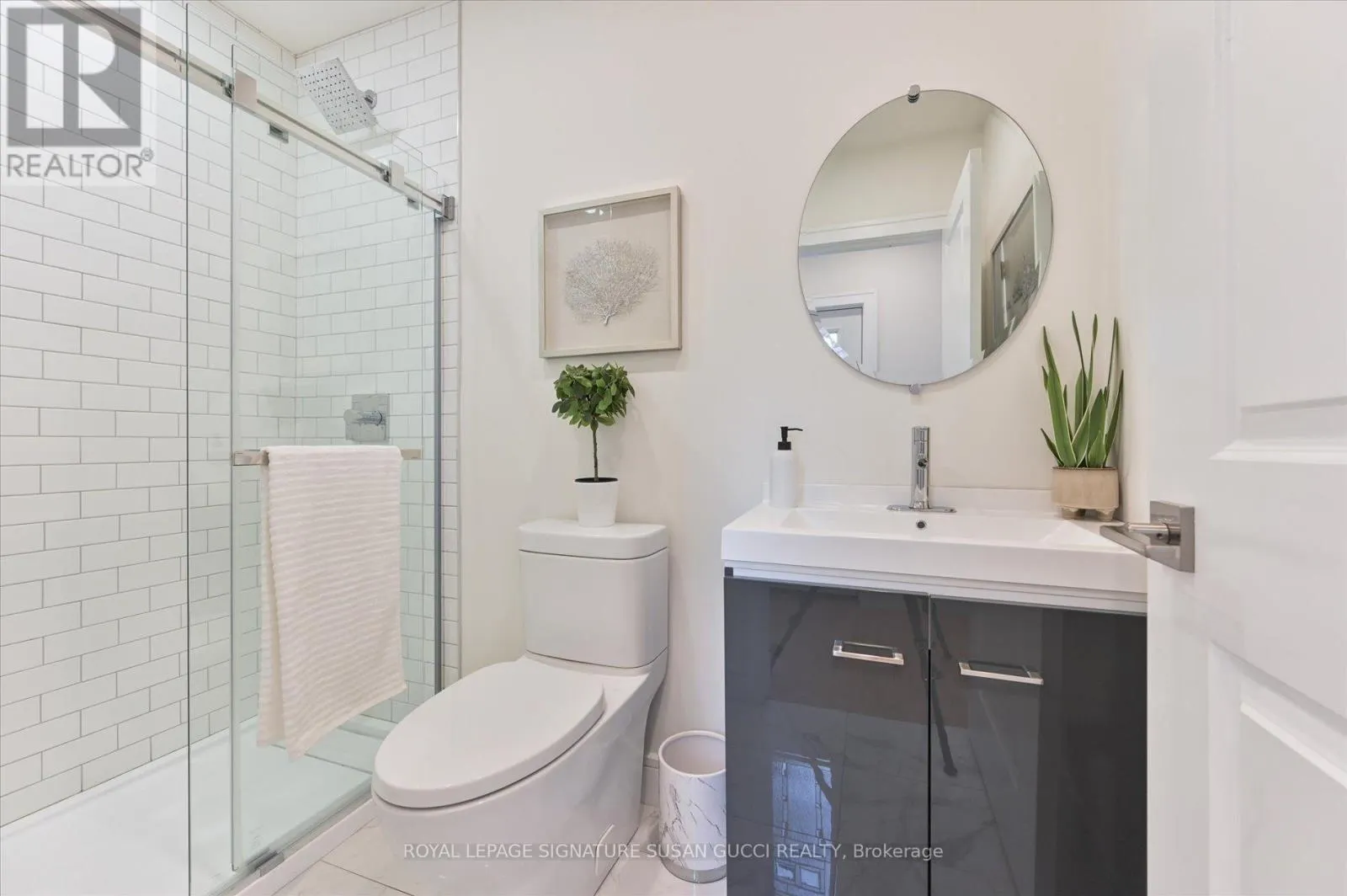 156 LINSMORE CRESCENT