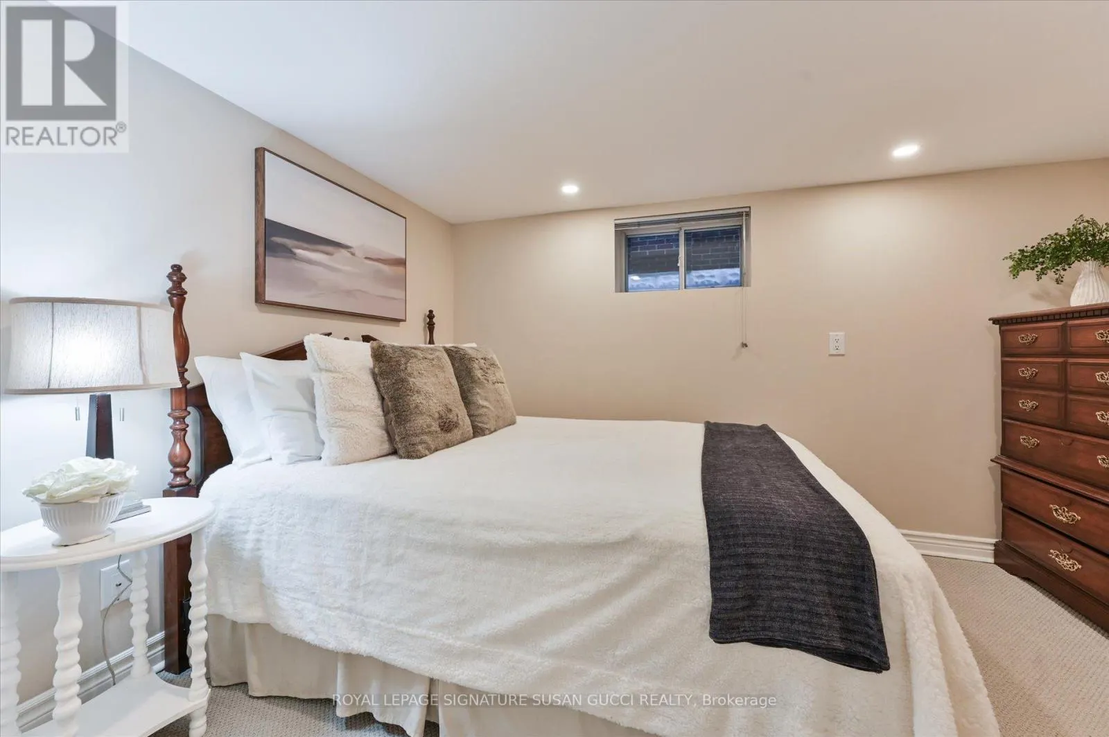 156 LINSMORE CRESCENT